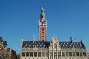 Bibliotheek op het Ladeuzeplein