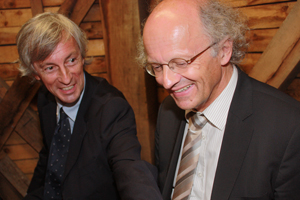 Marc en Mark spelen de beiaard in